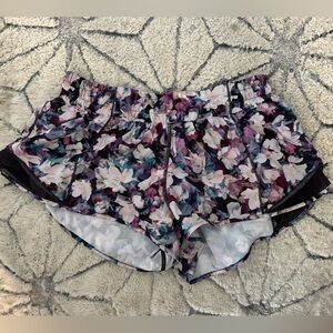 Lululemon Floral Hotty Hot Short 2.5”